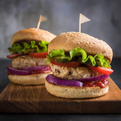 DFR-NGMO-quarter-pound-frozen-turkey-burger-lifestyle